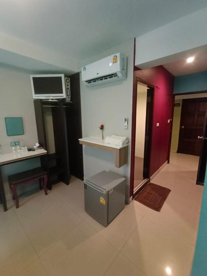 Bb House Rambuttri Pansiyon Bangkok Dış mekan fotoğraf